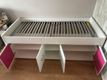 Bed 90x 200 met opbergruimte