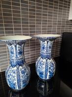 Set twee Delfts blauwe Boch vazen., Antiek en Kunst, Antiek | Vazen, Ophalen of Verzenden