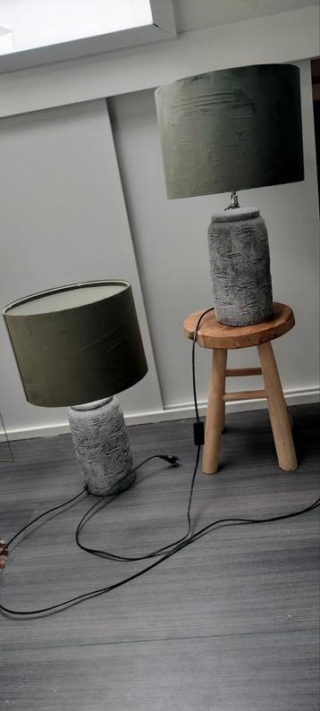 Set van 2 Stijlvolle Tafellampen beschikbaar voor biedingen