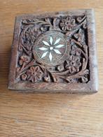 Handgesneden houten kistje met ingelegd motief, Antiek en Kunst, Ophalen of Verzenden