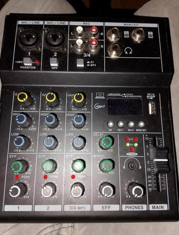 4- kanaals audio mixer beschikbaar voor biedingen