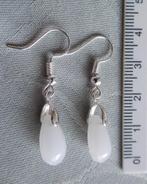 Witte Jade druppel oorbelletjes (F86138), Sieraden, Tassen en Uiterlijk, Oorbellen, Hangers, Wit, Nieuw, Ophalen of Verzenden