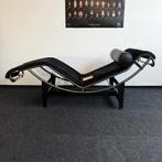 Cassina LC4 Chaise Longue – Koeienhuid Zwart – TOP Staat!, Huis en Inrichting, Zwart, Ophalen of Verzenden, Zo goed als nieuw