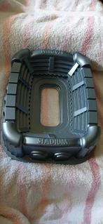 Nordic Ware bakvorm / cakevorm stadion/stadium, Ophalen of Verzenden, Nieuw, Taarten, Bakvorm