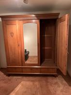 Te koop 3 deurs antieke eiken kast, Ophalen