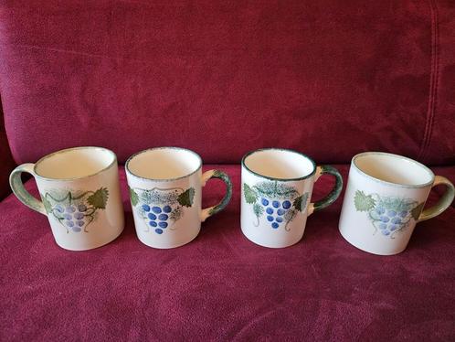 4 x Poole Pottery england mokken - mok. Hand painted, Antiek en Kunst, Antiek | Servies los, Ophalen of Verzenden