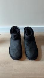 UGG mini zwart maat 37, Kleding | Dames, Schoenen, Ophalen of Verzenden, Zo goed als nieuw, Zwart