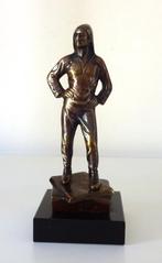 Bronzen beeldje van staande man met capuchon 5817-b, Ophalen of Verzenden