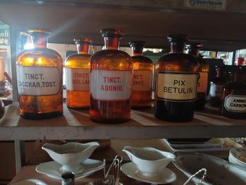 Glazen Apothekersfles , apothekerspot , medicijnflessen beschikbaar voor biedingen
