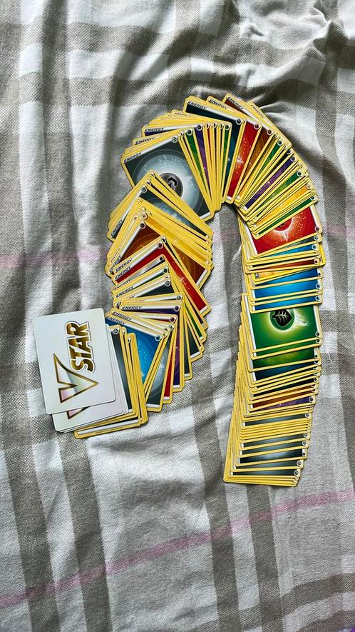 129 energie kaarten, Hobby en Vrije tijd, Verzamelkaartspellen | Pokémon, Gebruikt, Meerdere kaarten, Ophalen of Verzenden