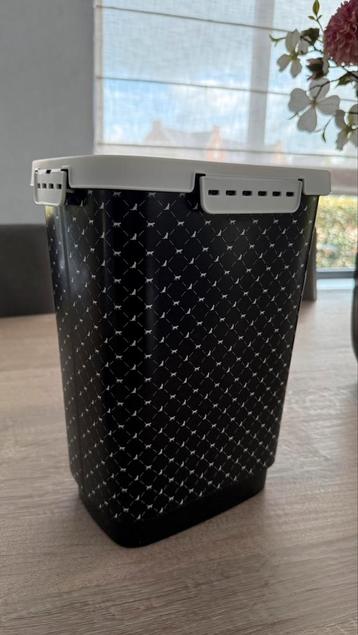 Rotho Mypet Voercontainer 10L (3 kilo) beschikbaar voor biedingen