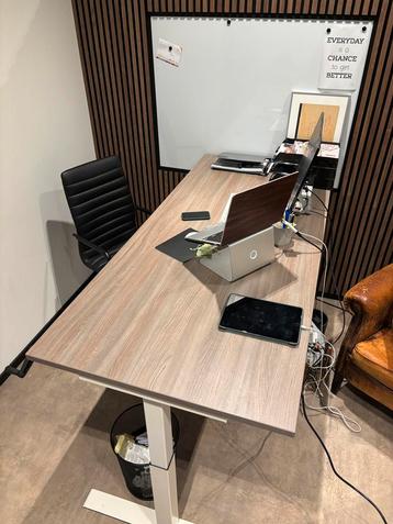 Nette professioneel Rhode & Grahl bureau beschikbaar voor biedingen
