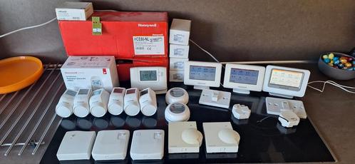 HONEYWELL EVOHOME HR92 THERMOSTAAT WIFI DRAADLOOS HCE80 ETC, Doe-het-zelf en Verbouw, Verwarming en Radiatoren, Zo goed als nieuw