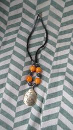 Leuke ketting met zilverkleurige hanger en kralen, Overige kleuren, Verzenden, Zo goed als nieuw, Overige materialen