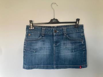 Dames spijker rokje maat 40 beschikbaar voor biedingen