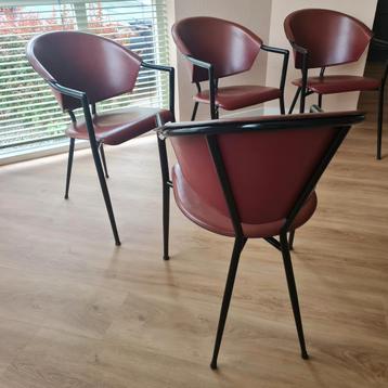 4 Italiaanse designstoelen robijnrood leer, zware kwaliteit beschikbaar voor biedingen