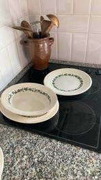 Wedgwood “Stratford “ ovale schaal en onderschaal en bord, Antiek en Kunst, Ophalen of Verzenden