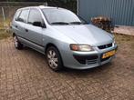 Mitsubishi Space Star 1.3 Family 2003 Grijs, airco ,trekhaak, Auto's, Voorwielaandrijving, 1299 cc, 4 cilinders, Origineel Nederlands