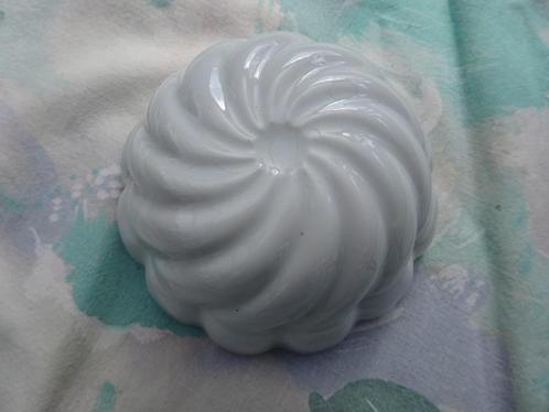 Antieke witte Puddingvorm., Verzamelen, Overige Verzamelen, Zo goed als nieuw, Ophalen of Verzenden