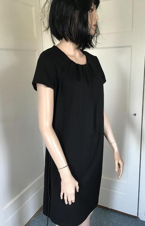 Little black dress, Kleding | Dames, Jurken, Zo goed als nieuw, Maat 38/40 (M), Zwart, Boven de knie, Ophalen of Verzenden