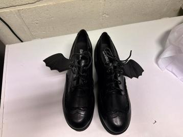 Banned Schoenen met Vleermuisvleugels - Maat 38 beschikbaar voor biedingen