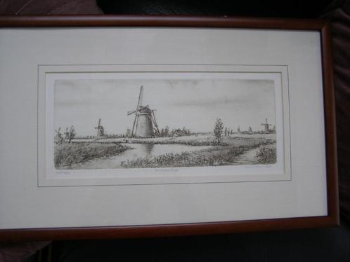 ets Molens Kinderdijk. Ingelijst, gesigneerd en genummerd, Antiek en Kunst, Kunst | Etsen en Gravures, Ophalen of Verzenden
