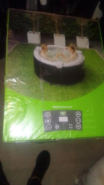 Jacuzzi nieuw in.doos beschikbaar voor biedingen