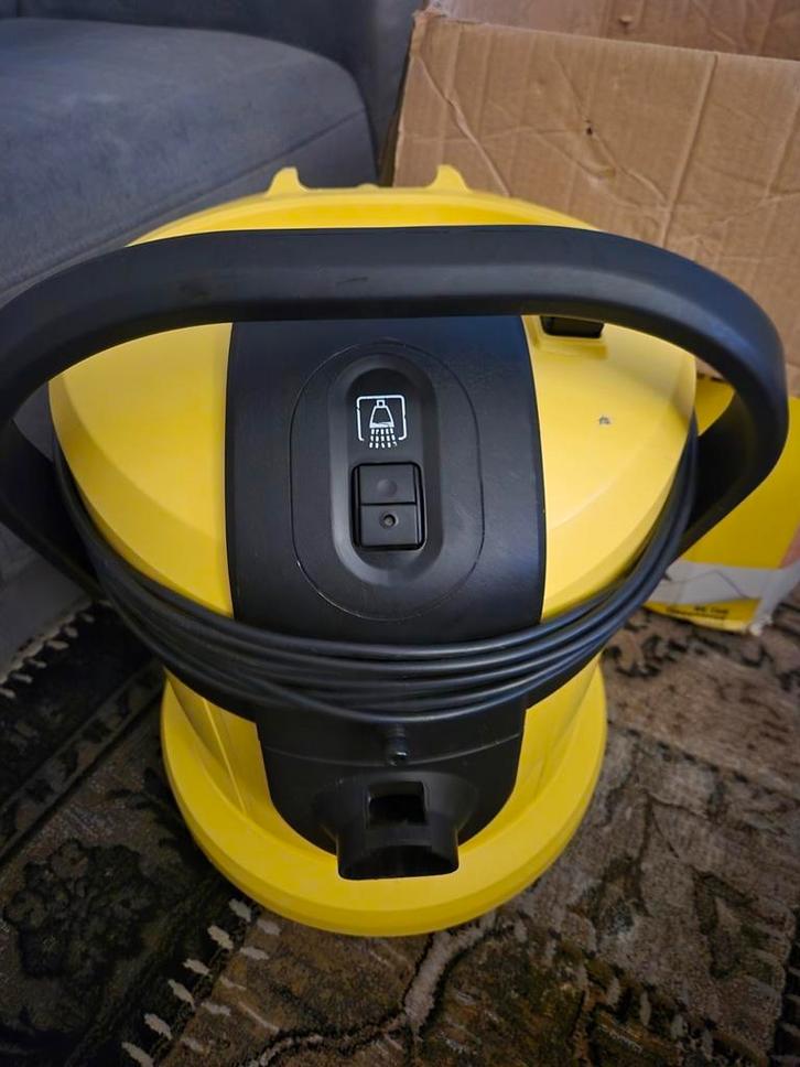 Te huur  meubel-/tapijtreiniger, Tuin en Terras, Hogedrukreinigers, Zo goed als nieuw, Elektrisch, Ophalen