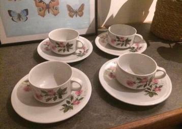 💝 Vintage VILLEROY & BOCH MILANO kop schotel wit roos beschikbaar voor biedingen