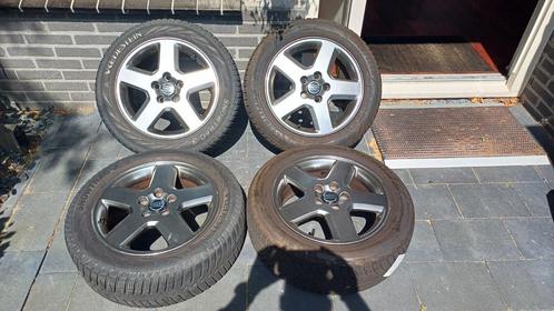 Winterbanden op velg 16 inch Volvo, Auto-onderdelen, Banden en Velgen, Winterbanden, 16 inch, 205 mm, Gebruikt, Ophalen
