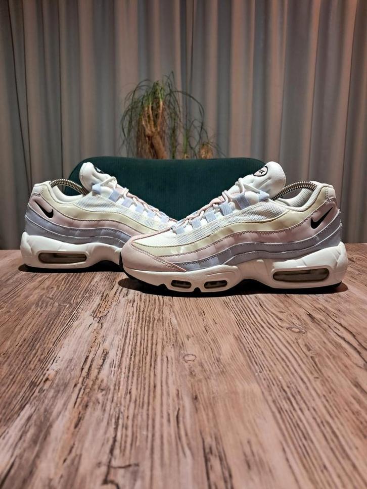 Nike Air Max 95 Premium 'Ghost Pastel' Size 38,5, Kleding | Dames, Schoenen, Zo goed als nieuw, Sneakers of Gympen, Wit, Ophalen of Verzenden