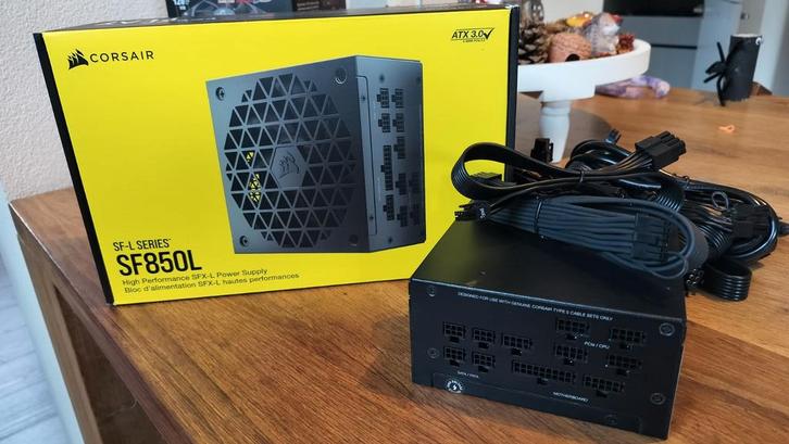 Corsair SF850L SFX-L Voeding - 850W, Computers en Software, Interne voedingen, Gebruikt, Ophalen of Verzenden