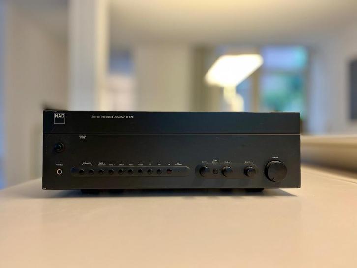 NAD C370 versterker (NB: soms mono; moet nagekeken worden), Audio, Tv en Foto, Versterkers en Receivers, Gebruikt, Stereo, 120 watt of meer