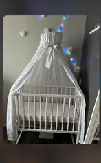 Baby wieg met matrasje en baldachim, Kinderen en Baby's, Babywiegjes en Ledikanten, Ophalen of Verzenden, Zo goed als nieuw, Wieg