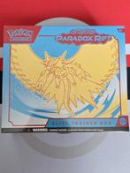 Paradox Rift Roaring Moon Elite Trainer Box (ETB), Ophalen, Zo goed als nieuw