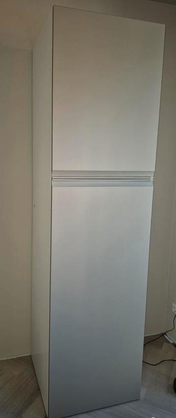 Ikea keukenkast wit met zandkleurige deuren
