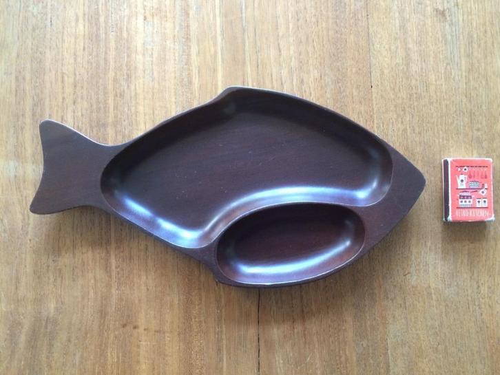 Visbordje houten visschaaltje jaren 70 visvorm vis ouderwets, Huis en Inrichting, Keuken | Servies, Zo goed als nieuw, Overige stijlen