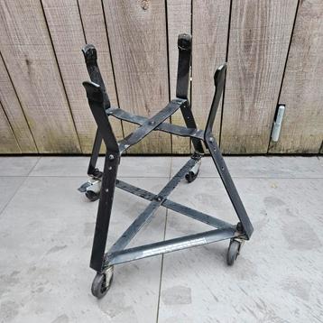 Big Green Egg Nest small beschikbaar voor biedingen