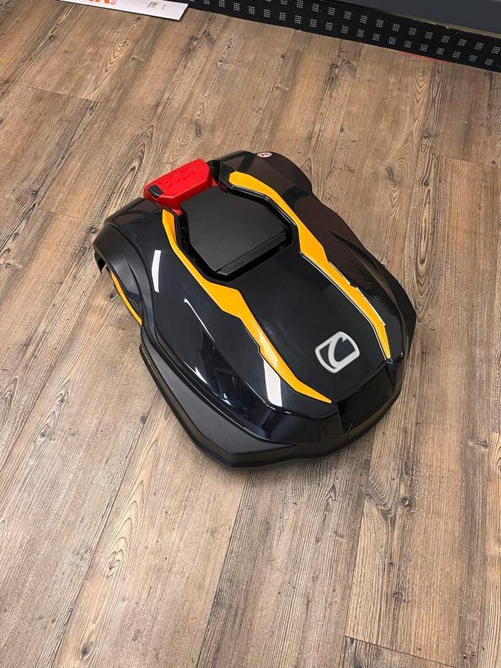 Cub Cadet XR5 3000 Robotmaaier nieuw, Tuin en Terras, Robotmaaiers, Nieuw, Meer dan 25 cm, Met regensensor, Ophalen