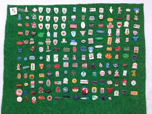 176 speldjes uit de jaren 60, Verzamelen, Speldjes, Pins en Buttons, Gebruikt, Speldje of Pin, Overige onderwerpen, Ophalen of Verzenden