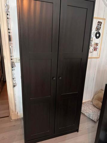 Mooie kast! In zwart bruin! 176/80