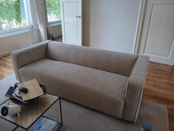 Bouclé beige bank