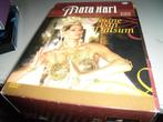 MATA HARI, Vanaf 12 jaar, Ophalen of Verzenden, Zo goed als nieuw, Boxset