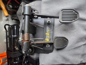 dubbele bediening auto rijles beschikbaar voor biedingen