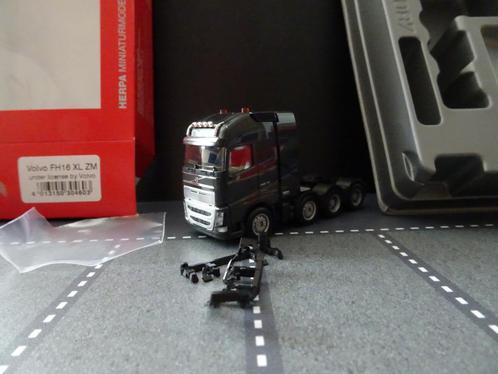 722 herpa 304603 volvo fh 4-as zwart 1:87 truck trein, Hobby en Vrije tijd, Modelauto's | 1:87, Nieuw, Bus of Vrachtwagen, Herpa