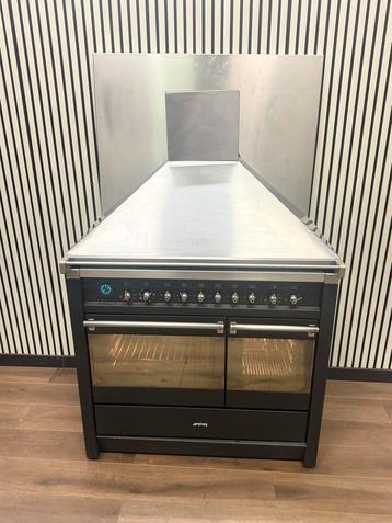 Luxe Smeg Fornuis 6 pits Incl. Afzuigkap & achterwand 100 cm beschikbaar voor biedingen
