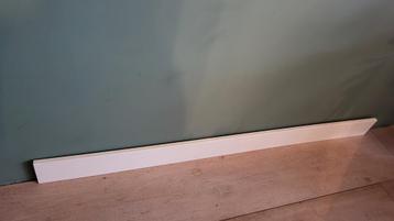 MDF Plinten - ca. 50m - Lange Stukken beschikbaar voor biedingen