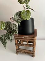 Vintage Zeer Oud Rotan Bamboe Bijzet- Plantentafeltje, Huis en Inrichting, Krukjes, Ophalen of Verzenden, Gebruikt, Hout