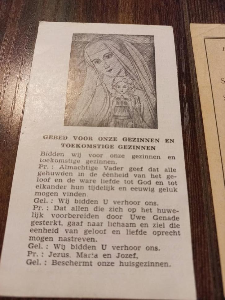 2xbidprentjes 1x een persoonlijk gebed van een moeder., Verzamelen, Bidprentjes en Rouwkaarten, Bidprentje, Verzenden