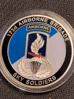 173d,airborne brigade, sky soldiers., Postzegels en Munten, Penningen en Medailles, Ophalen of Verzenden